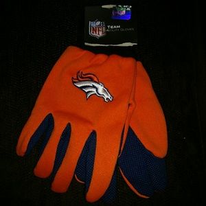 NWT Broncos gloves
